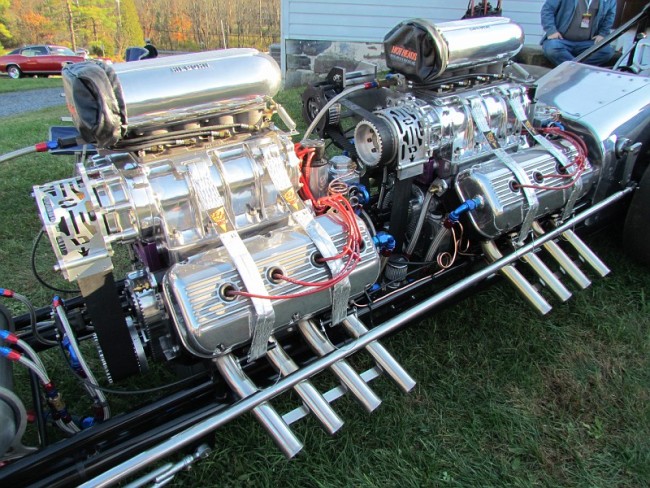 Two honkin' Hemi mills! Two honkin' Hemi mills!